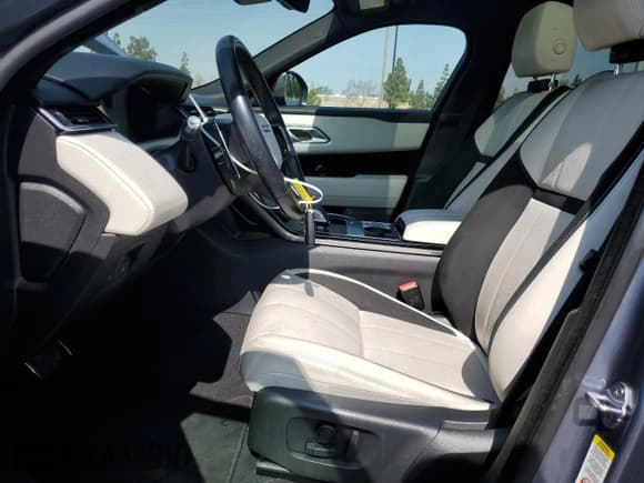 ✅ 2021 Land Rover Range Rover Velar R-Dynamic S • VIN: SALYT2EX1MA317323 • Лот: 62687155. Опубликован ранее на Copart с пробегом 40 075 миль. Бесплатный доступ к архиву аукционных продаж из США и подробный отчёт об истории автомобиля на DreamBid. Изображение 7.