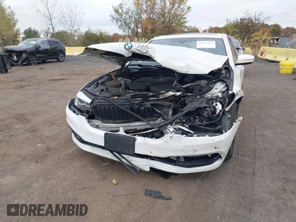 ✅ 2018 BMW 5 Series 530i xDrive • VIN: WBAJA7C51JWA74768 • Лот: 43527275. Опубликован ранее на IAAI с пробегом 70 742 миль. Бесплатный доступ к архиву аукционных продаж из США и подробный отчёт об истории автомобиля на DreamBid. Изображение 6.