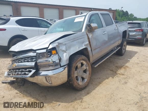 ✅ 2018 Chevrolet Silverado 1500 LTZ • VIN: 3GCUKSERXJG320289 • Lot: 42280081. Wystawiony na IAAI z przebiegiem 116 493 mil. Bezpłatny archiwum sprzedaży aukcyjnych z USA i szczegółowy raport historii pojazdu na DreamBid. Zdjęcie 20.
