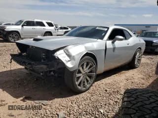 ✅ 2021 Dodge Challenger SXT • VIN: 2C3CDZGG4MH607520 • Lot: 50840955. Wystawiony na Copart z przebiegiem 57 635 mil. Bezpłatny archiwum sprzedaży aukcyjnych z USA i szczegółowy raport historii pojazdu na DreamBid. Zdjęcie 1.