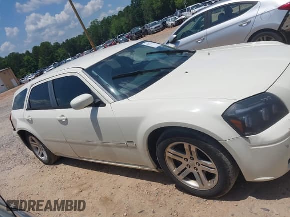 ✅ 2005 Dodge Magnum RT • VIN: 2D8GV58235H682377 • Lot: 42572363. Listed on IAAI with 186,682 mi. Free auction sales archive from the USA and detailed vehicle history report at DreamBid. Image 13.
