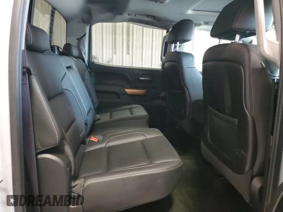 ✅ 2015 Chevrolet Silverado 2500HD LTZ • VIN: 1GC1KWEG0FF666031 • Lot: 71400865. Wystawiony na Copart z przebiegiem 39 714 mil. Bezpłatny archiwum sprzedaży aukcyjnych z USA i szczegółowy raport historii pojazdu na DreamBid. Zdjęcie 10.