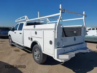✅ 2024 Ram 2500 Tradesman • VIN: 3C6UR4HJ5RG230712 • Lot: 43796460. Wystawiony na IAAI z przebiegiem 20 270 mil. Bezpłatny archiwum sprzedaży aukcyjnych z USA i szczegółowy raport historii pojazdu na DreamBid. Zdjęcie 3.