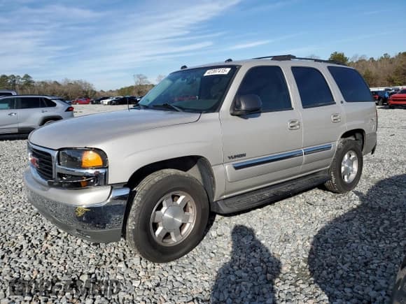 ✅ 2004 GMC Yukon SLE • VIN: 1GKEC13Z04J263851 • Lot: 42397415. Listed on Copart with 251,645 mi. Free auction sales archive from the USA and detailed vehicle history report at DreamBid. Image 1.