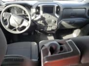 ✅ 2020 Chevrolet Silverado 1500 Custom • VIN: 1GCRWBEF9LZ194252 • Lot: 74852424. Wystawiony na Copart z przebiegiem Nie podano. Bezpłatny archiwum sprzedaży aukcyjnych z USA i szczegółowy raport historii pojazdu na DreamBid. Zdjęcie 8.