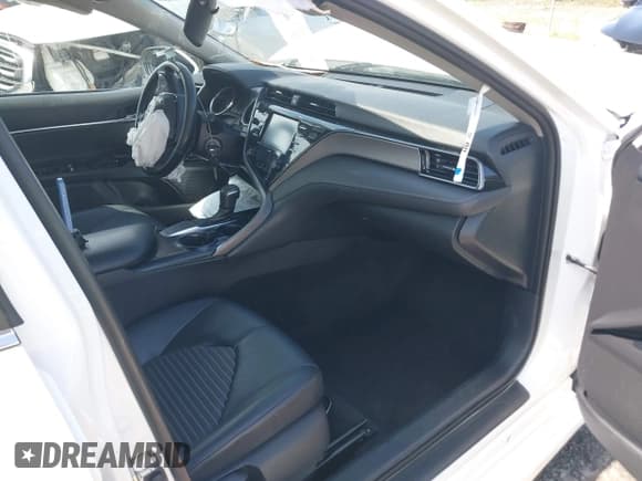 ✅ 2020 Toyota Camry SE • VIN: 4T1G11AK4LU872143 • Лот: 42736634. Опубликован ранее на IAAI с пробегом 111 329 миль. Бесплатный доступ к архиву аукционных продаж из США и подробный отчёт об истории автомобиля на DreamBid. Изображение 5.