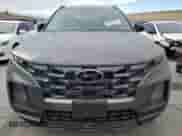 2024 Hyundai Santa Cruz Night Edition z VIN 5NTJCDDF4RH103795, wystawiony jako Copart lot #85051854 z przebiegiem 5 796 mil mil oraz Szkoda całkowita • Salvage title. Historia ofert i sprzedaży dostępna na DreamBid. Obrazek 5.