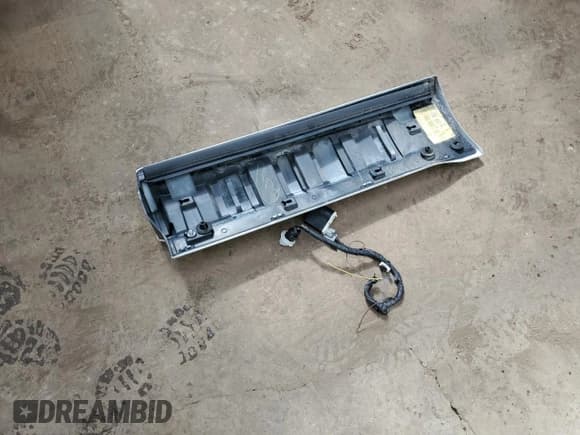 ✅ 2020 Land Rover Range Rover Sport Autobiography • VIN: SALWV2SE8LA718127 • Lot: 70770425. Wystawiony na Copart z przebiegiem 63 241 mil. Bezpłatny archiwum sprzedaży aukcyjnych z USA i szczegółowy raport historii pojazdu na DreamBid. Zdjęcie 13.