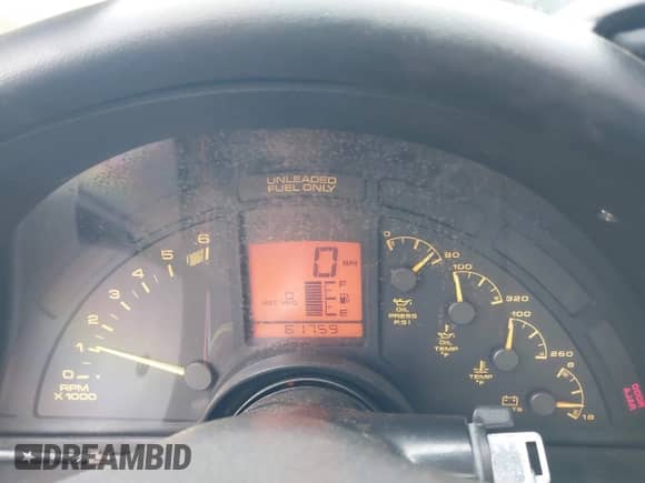 1992 Chevrolet Corvette z VIN 1G1YY23P1N5119727, wystawiony jako IAAI lot #43591300 z przebiegiem 81 759 mil mil oraz . Historia ofert i sprzedaży dostępna na DreamBid. Obrazek 7.