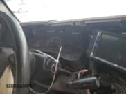 ✅ 2004 Chevrolet Silverado 1500 Z71 • VIN: 2GCEK13T841302075 • Лот: 76254344. Опубликован ранее на Copart с пробегом Не указан. Бесплатный доступ к архиву аукционных продаж из США и подробный отчёт об истории автомобиля на DreamBid. Изображение 9.