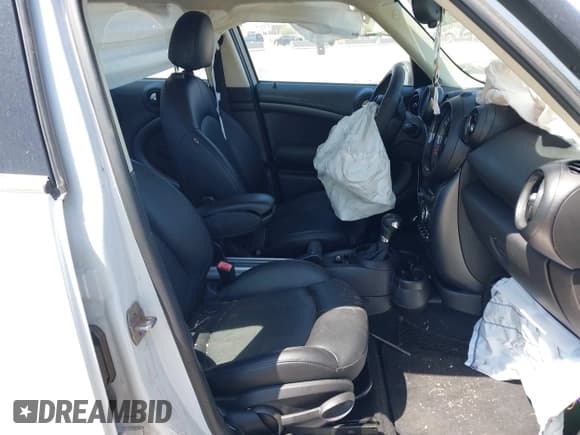 ✅ 2016 MINI Countryman S • VIN: WMWZC3C54GWT08011 • Lot: 42274242. Wystawiony na IAAI z przebiegiem 99 183 mil. Bezpłatny archiwum sprzedaży aukcyjnych z USA i szczegółowy raport historii pojazdu na DreamBid. Zdjęcie 5.