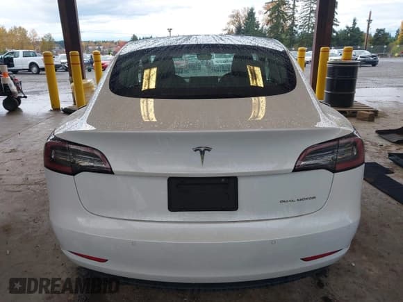 ✅ 2020 Tesla Model 3 Long Range • VIN: 5YJ3E1EB4LF665293 • Lot: 43622344. Wystawiony na IAAI z przebiegiem 57 908 mil. Bezpłatny archiwum sprzedaży aukcyjnych z USA i szczegółowy raport historii pojazdu na DreamBid. Zdjęcie 16.
