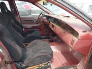 ✅ 1992 Buick Roadmaster • VIN: 1G4BN5372NR408210 • Lot: 41934723. Wystawiony na IAAI z przebiegiem 160 990 mil. Bezpłatny archiwum sprzedaży aukcyjnych z USA i szczegółowy raport historii pojazdu na DreamBid. Zdjęcie 5.