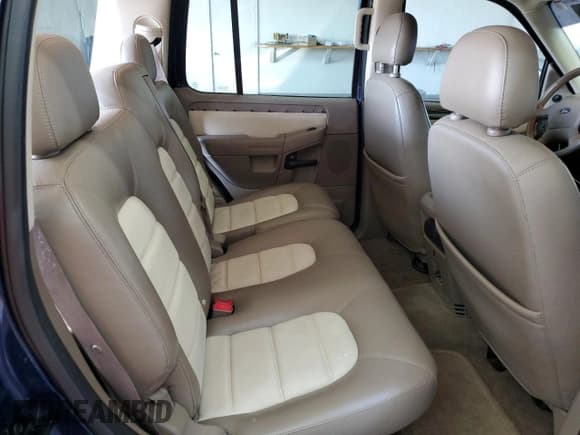 ✅ 2005 Ford Explorer Eddie Bauer • VIN: 1FMDU64K25UB54404 • Lot: 70653425. Listed on Copart with 91,884 mi. Free auction sales archive from the USA and detailed vehicle history report at DreamBid. Image 11.