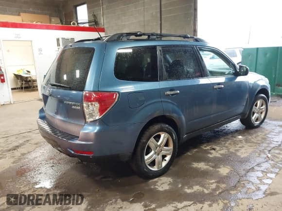 ✅ 2010 Subaru Forester X Premium • VIN: JF2SH6CC9AH804277 • Lot: 43683588. Wystawiony na IAAI z przebiegiem 200 840 mil. Bezpłatny archiwum sprzedaży aukcyjnych z USA i szczegółowy raport historii pojazdu na DreamBid. Zdjęcie 4.