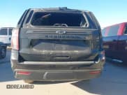 ✅ 2021 Chevrolet Suburban Z71 • VIN: 1GNSKDKD5MR348282 • Лот: 43910018. Опубликован ранее на IAAI с пробегом 212 014 миль. Бесплатный доступ к архиву аукционных продаж из США и подробный отчёт об истории автомобиля на DreamBid. Изображение 16.