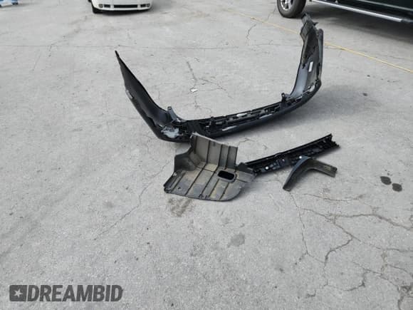 ✅ 2019 Toyota Highlander Limited • VIN: 5TDDZRFH4KS990207 • Лот: 71524705. Опубликован ранее на Copart с пробегом 76 098 миль. Бесплатный доступ к архиву аукционных продаж из США и подробный отчёт об истории автомобиля на DreamBid. Изображение 13.