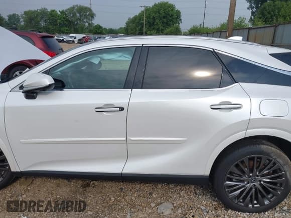 ✅ 2024 Lexus RX 350h • VIN: 2T2BBMCA9RC025394 • Лот: 42481956. Опубликован ранее на IAAI с пробегом 13 910 миль. Бесплатный доступ к архиву аукционных продаж из США и подробный отчёт об истории автомобиля на DreamBid. Изображение 15.