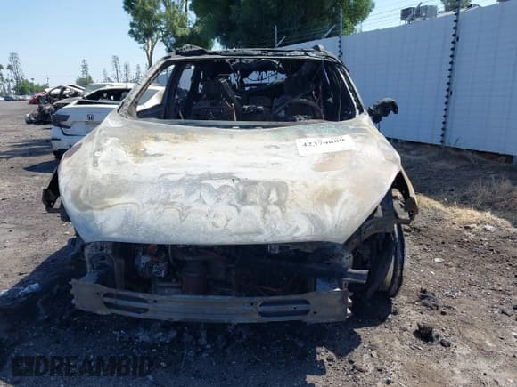 ✅ 2017 Kia Sorento SX • VIN: 5XYPKDA57HG300442 • Lot: 42379880. Listed on IAAI with Not provided. Free auction sales archive from the USA and detailed vehicle history report at DreamBid. Image 12.