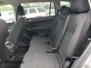 ✅ 2022 Volkswagen Tiguan S • VIN: 3VV0B7AX2NM141267 • Lot: 67865815. Wystawiony na Copart z przebiegiem 64 146 mil. Bezpłatny archiwum sprzedaży aukcyjnych z USA i szczegółowy raport historii pojazdu na DreamBid. Zdjęcie 11.