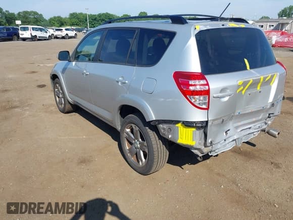 ✅ 2011 Toyota RAV4 Sport • VIN: JTMRK4DVXB5101129 • Lot: 42604898. Listed on IAAI with 177,518 mi. Free auction sales archive from the USA and detailed vehicle history report at DreamBid. Image 3.