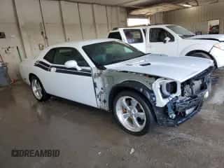 2010 Dodge Challenger R/T Classic z VIN 2B3CJ5DT1AH278481, wystawiony jako Copart lot #84398475 z przebiegiem 139 697 mil mil oraz Szkoda całkowita • Salvage title. Historia ofert i sprzedaży dostępna na DreamBid. Obrazek 4.