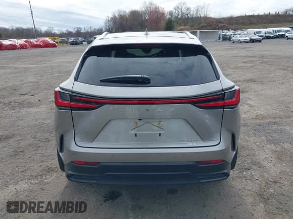 ✅ 2024 Lexus NX 350 Premium • VIN: 2T2GGCEZ7RC059449 • Lot: 41955775. Wystawiony na IAAI z przebiegiem 5 691 mil. Bezpłatny archiwum sprzedaży aukcyjnych z USA i szczegółowy raport historii pojazdu na DreamBid. Zdjęcie 16.