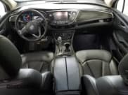 ✅ 2017 Buick Envision Essence • VIN: LRBFXDSA1HD069818 • Lot: 89534215. Wystawiony na Copart z przebiegiem 146 075 mil. Bezpłatny archiwum sprzedaży aukcyjnych z USA i szczegółowy raport historii pojazdu na DreamBid. Zdjęcie 8.