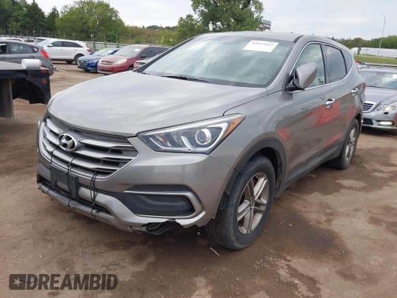✅ 2018 Hyundai Santa Fe 2.4L • VIN: 5NMZTDLB9JH078832 • Лот: 43147812. Опубликован ранее на IAAI с пробегом 122 368 миль. Бесплатный доступ к архиву аукционных продаж из США и подробный отчёт об истории автомобиля на DreamBid. Изображение 2.