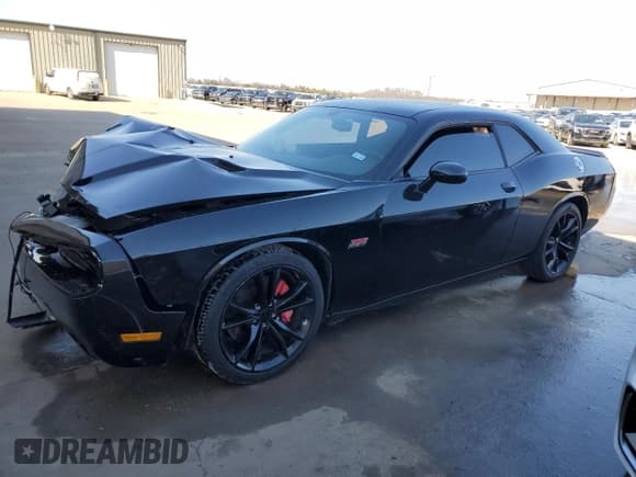 ✅ 2012 Dodge Challenger SRT-8 392 • VIN: 2C3CDYCJ8CH137762 • Lot: 45480925. Wystawiony na Copart z przebiegiem 85 383 mil. Bezpłatny archiwum sprzedaży aukcyjnych z USA i szczegółowy raport historii pojazdu na DreamBid. Zdjęcie 1.
