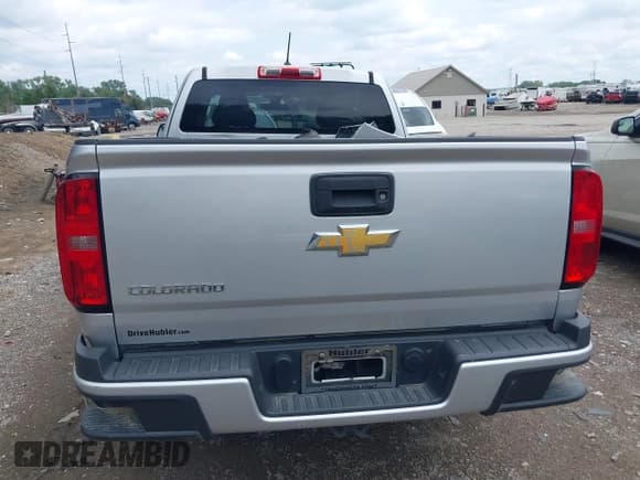 ✅ 2018 Chevrolet Colorado 2WD Work Truck • VIN: 1GCHSBEA4J1130823 • Lot: 42792078. Listed on IAAI with 123,477 mi. Free auction sales archive from the USA and detailed vehicle history report at DreamBid. Image 17.