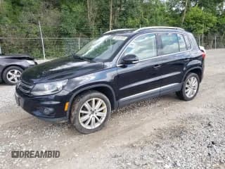 ✅ 2013 Volkswagen Tiguan SE • VIN: WVGBV7AX1DW519930 • Lot: 68591485. Listed on Copart with 196,940 mi. Free auction sales archive from the USA and detailed vehicle history report at DreamBid. Image 1.