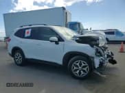 ✅ 2021 Subaru Forester Premium • VIN: JF2SKAJCXMH585194 • Lot: 70571955. Wystawiony na Copart z przebiegiem 19 325 mil. Bezpłatny archiwum sprzedaży aukcyjnych z USA i szczegółowy raport historii pojazdu na DreamBid. Zdjęcie 14.