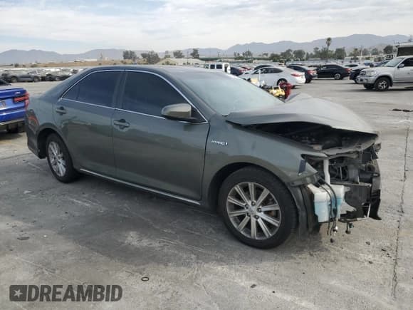 ✅ 2013 Toyota Camry XLE • VIN: 4T1BD1FK4DU095068 • Lot: 70784555. Wystawiony na Copart z przebiegiem Nie podano. Bezpłatny archiwum sprzedaży aukcyjnych z USA i szczegółowy raport historii pojazdu na DreamBid. Zdjęcie 4.