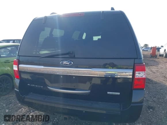 ✅ 2015 Ford Expedition Max Platinum • VIN: 1FMJK1MT6FEF41795 • Lot: 41691809. Listed on IAAI with 216,100 mi. Free auction sales archive from the USA and detailed vehicle history report at DreamBid. Image 16.