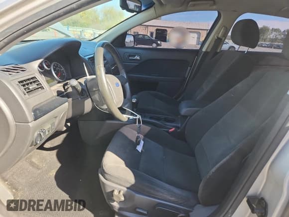 ✅ 2008 Ford Fusion SEL • VIN: 3FAHP08138R162377 • Lot: 90095745. Wystawiony na Copart z przebiegiem 144 129 mil. Bezpłatny archiwum sprzedaży aukcyjnych z USA i szczegółowy raport historii pojazdu na DreamBid. Zdjęcie 7.