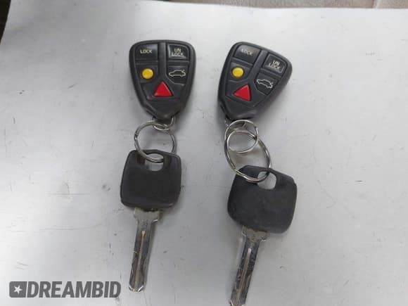 ✅ 2001 Volvo V70 • VIN: YV1SW61R212113973 • Лот: 42770975. Опубликован ранее на IAAI с пробегом 280 789 миль. Бесплатный доступ к архиву аукционных продаж из США и подробный отчёт об истории автомобиля на DreamBid. Изображение 11.