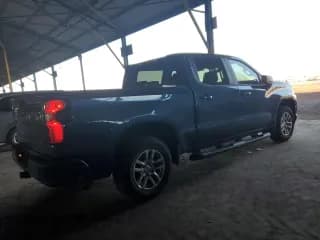 ✅ 2020 Chevrolet Silverado 1500 RST • VIN: 3GCPWDEK5LG384257 • Lot: 81900844. Wystawiony na Copart z przebiegiem 102 761 mil. Bezpłatny archiwum sprzedaży aukcyjnych z USA i szczegółowy raport historii pojazdu na DreamBid. Zdjęcie 3.