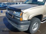 ✅ 2004 Chevrolet Silverado 2500HD LS • VIN: 1GCHK23U54F130334 • Lot: 41632687. Wystawiony na IAAI z przebiegiem Nie podano. Bezpłatny archiwum sprzedaży aukcyjnych z USA i szczegółowy raport historii pojazdu na DreamBid. Zdjęcie 6.