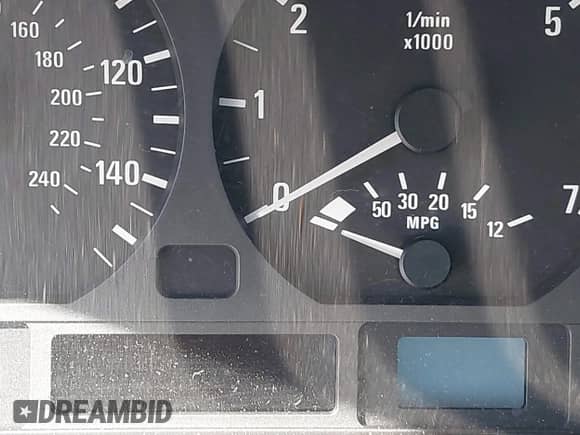 1999 BMW 3 Series 323i с VIN WBAAM333XXCA83588, выставлен на аукционе IAAI как лот 41813684 с пробегом Не указан миль и . История ставок и продаж доступна на DreamBid. Изображение 15.