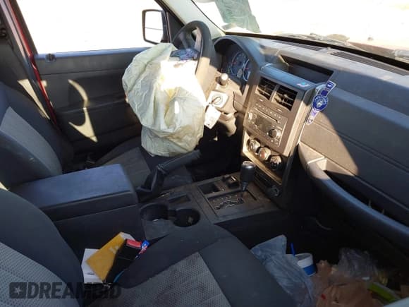 ✅ 2010 Jeep Liberty Sport • VIN: 1J4PN2GK9AW105907 • Lot: 43171696. Listed on IAAI with 181,139 mi. Free auction sales archive from the USA and detailed vehicle history report at DreamBid. Image 5.