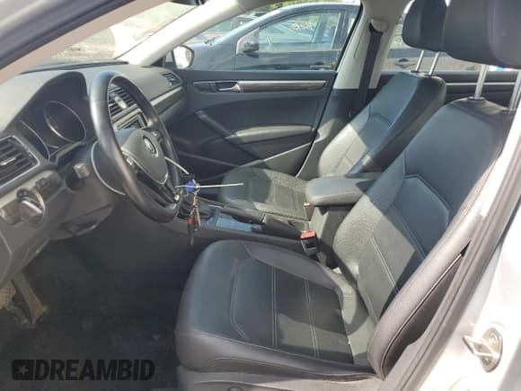 ✅ 2016 Volkswagen Passat SE • VIN: 1VWBT7A36GC011740 • Lot: 80608955. Wystawiony na Copart z przebiegiem 83 851 mil. Bezpłatny archiwum sprzedaży aukcyjnych z USA i szczegółowy raport historii pojazdu na DreamBid. Zdjęcie 7.