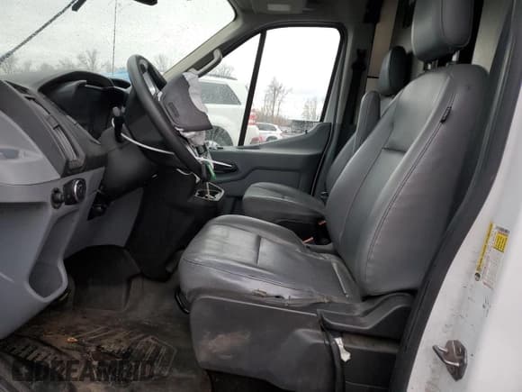 ✅ 2019 Ford Transit Cargo • VIN: 1FTBW3XM7KKA39855 • Лот: 85120994. Опубликован ранее на Copart с пробегом 121 522 миль. Бесплатный доступ к архиву аукционных продаж из США и подробный отчёт об истории автомобиля на DreamBid. Изображение 7.