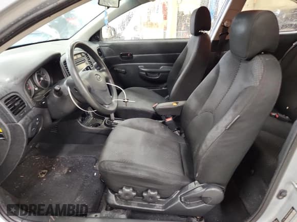 ✅ 2008 Hyundai Accent GS • VIN: KMHCM36C88U058636 • Лот: 64606975. Опубликован ранее на Copart с пробегом 202 978 миль. Бесплатный доступ к архиву аукционных продаж из США и подробный отчёт об истории автомобиля на DreamBid. Изображение 7.