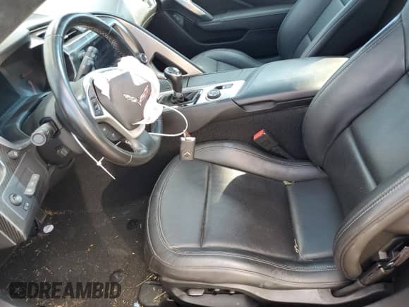 2015 Chevrolet Corvette Z51 3LT с VIN 1G1YM2D7XF5100461, выставлен на аукционе Copart как лот 68673454 с пробегом Не указан миль и Списание • Salvage title. История ставок и продаж доступна на DreamBid. Изображение 7.