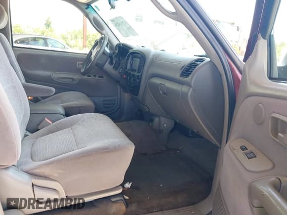 ✅ 2000 Toyota Tundra Limited • VIN: 5TBBT481XYS089128 • Lot: 42916186. Listed on IAAI with 263,817 mi. Free auction sales archive from the USA and detailed vehicle history report at DreamBid. Image 5.