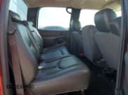 ✅ 2006 Chevrolet Silverado 2500HD LT2 • VIN: 1GCHK23UX6F145866 • Lot: 66022065. Wystawiony na Copart z przebiegiem 107 420 mil. Bezpłatny archiwum sprzedaży aukcyjnych z USA i szczegółowy raport historii pojazdu na DreamBid. Zdjęcie 10.