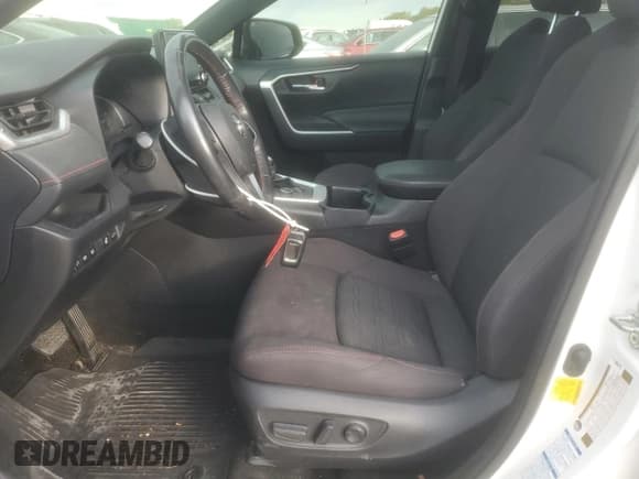 ✅ 2022 Toyota RAV4 SE • VIN: JTMAB3FV8ND105100 • Лот: 85350375. Опубликован ранее на Copart с пробегом 43 418 миль. Бесплатный доступ к архиву аукционных продаж из США и подробный отчёт об истории автомобиля на DreamBid. Изображение 7.