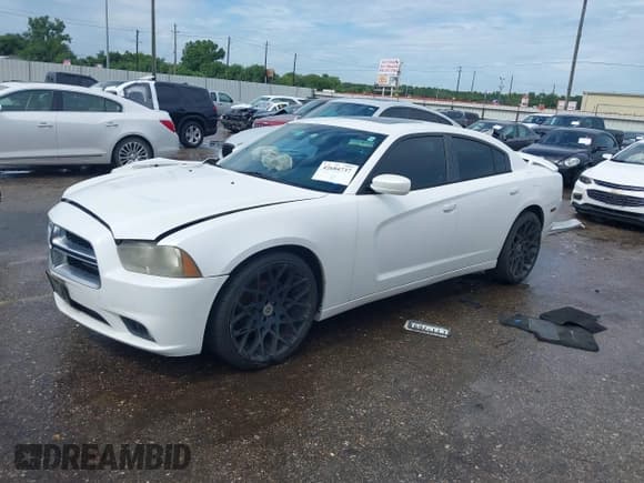 ✅ 2014 Dodge Charger SXT • VIN: 2C3CDXHG0EH148992 • Лот: 42684737. Опубликован ранее на IAAI с пробегом 207 724 миль. Бесплатный доступ к архиву аукционных продаж из США и подробный отчёт об истории автомобиля на DreamBid. Изображение 17.