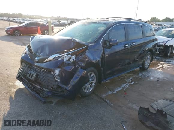 ✅ 2025 Toyota Sienna XLE • VIN: 5TDYRKEC2SS259029 • Лот: 43472182. Опубликован ранее на IAAI с пробегом 6 720 миль. Бесплатный доступ к архиву аукционных продаж из США и подробный отчёт об истории автомобиля на DreamBid. Изображение 20.